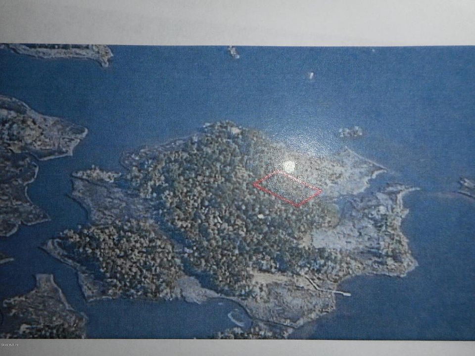 1st image of 122 Carnahans Is