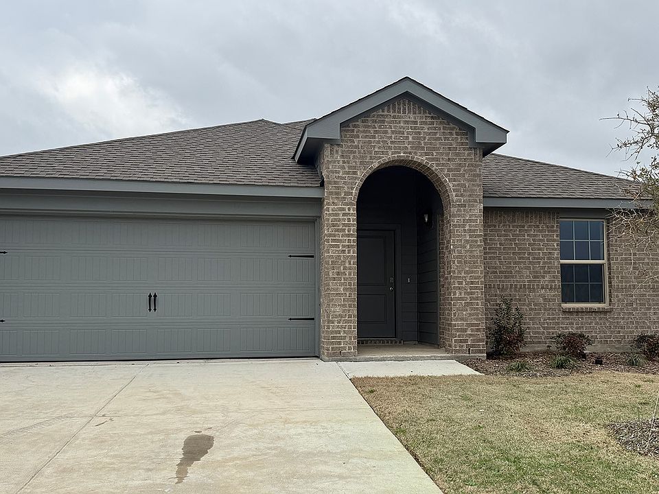 1st image of 1116 Riverbrook Dr