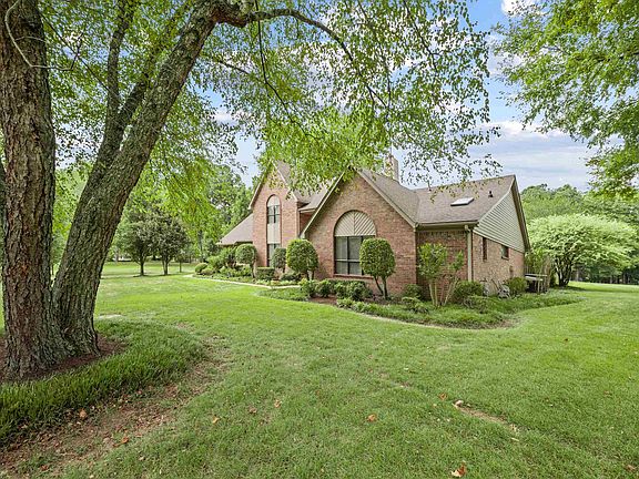 5th image of 9244 Hillman Way Dr