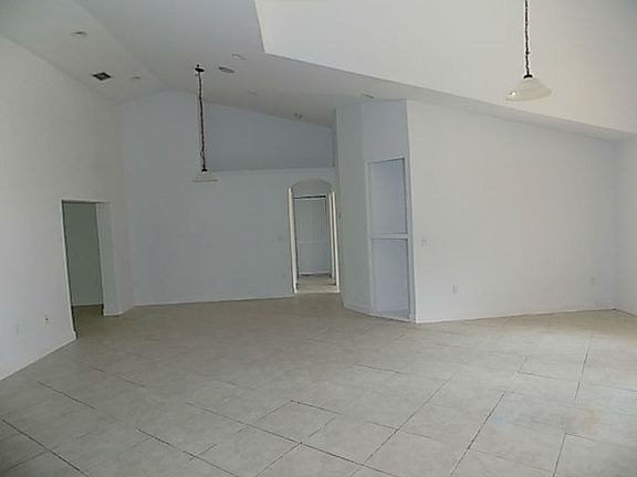 4th image of 15779 73rd St N