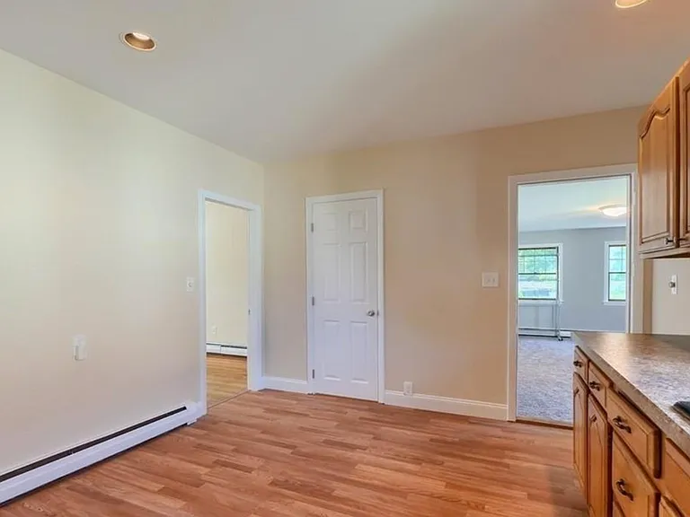 142 E Meadow Rd — Photo 13