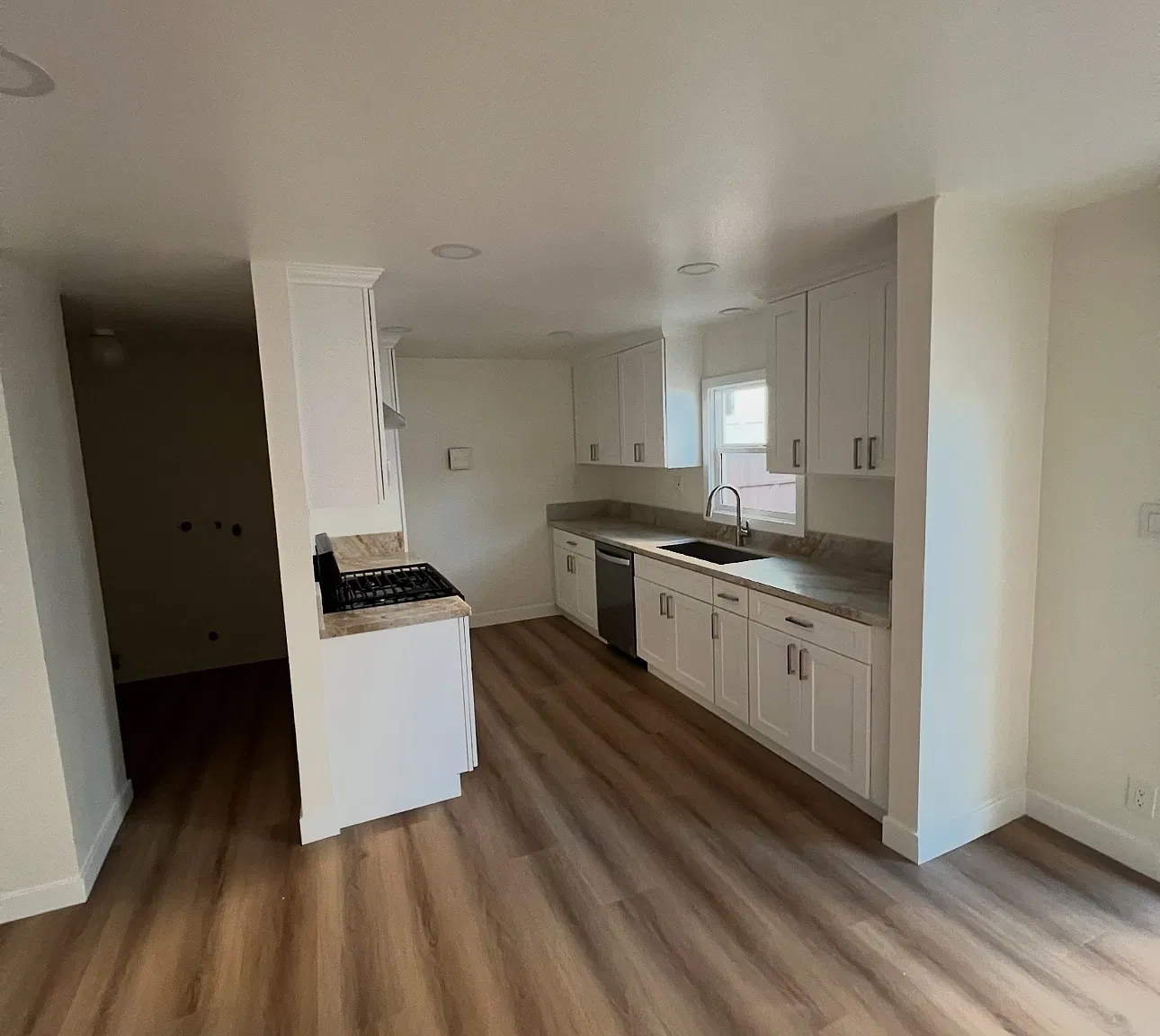 3 bed, $1,400 — Photo 3