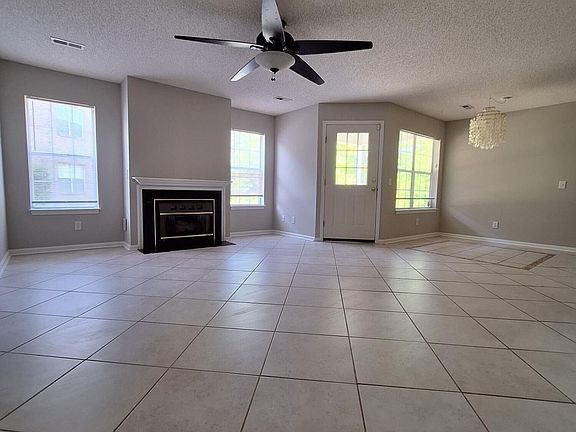 3rd image of 2922 Mulberry Ln Unit A