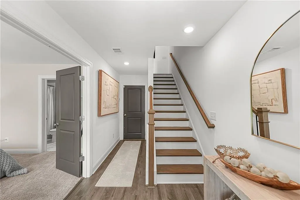 3 bed, 3.5 bath, 1732 sqft, $2,950 — Photo 2