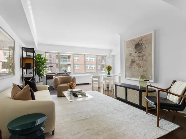 370 East 76th Street image 1 of 10