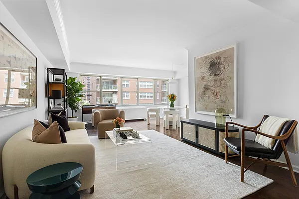 Living room, photo 1