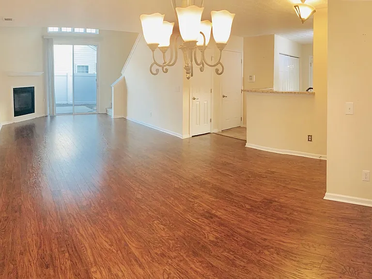 144 Swanee Ln — Photo 2