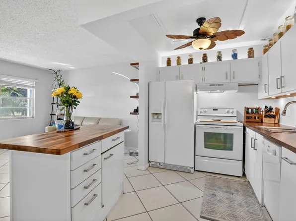290 Oakridge Q #290, Deerfield Beach, FL 33442