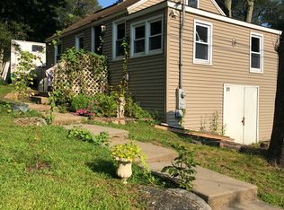 21 Arlington Rd, Coventry, CT 06238