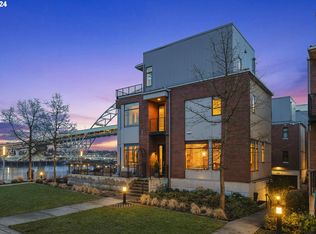 1632 NW Riverscape St, Portland, OR 97209