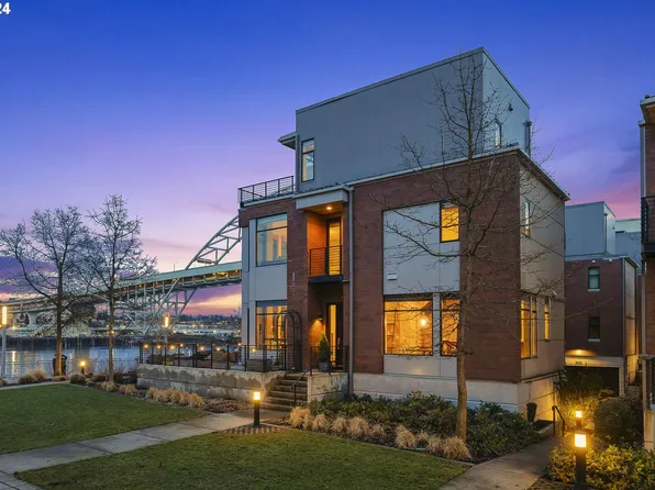 1632 NW Riverscape St, Portland, OR 97209