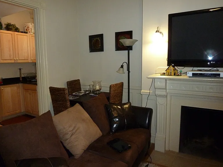 29 Gloucester St #8 — Photo 3