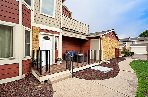 424 W Rockrimmon Blvd Photo 1