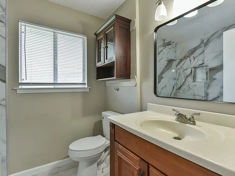 1141 Royal Crest Dr — Photo 30