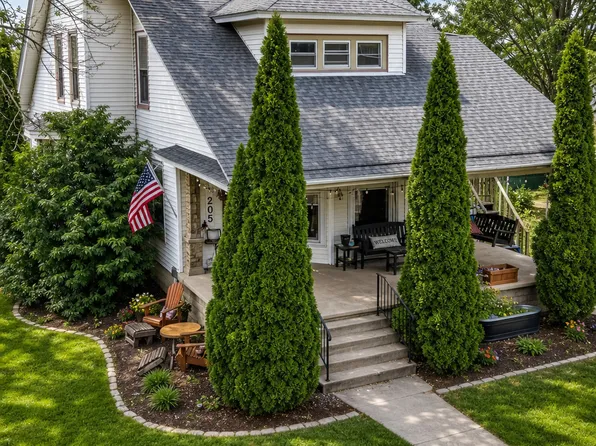 205 N Pine St, Waterman, IL 60556