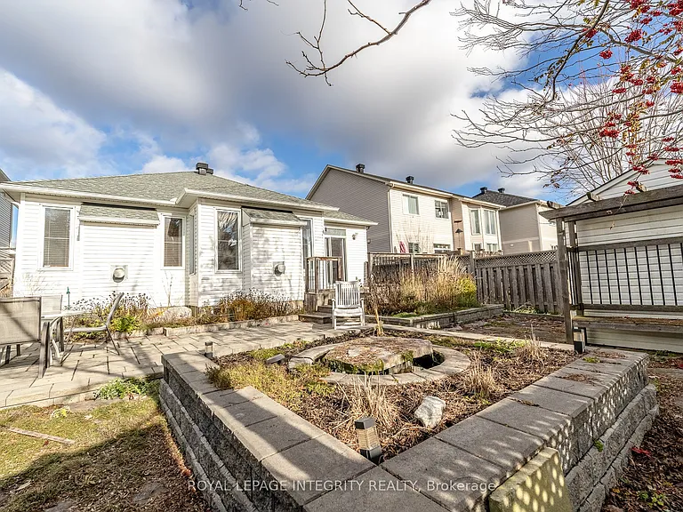 12 Maple Stand Way — Photo 34