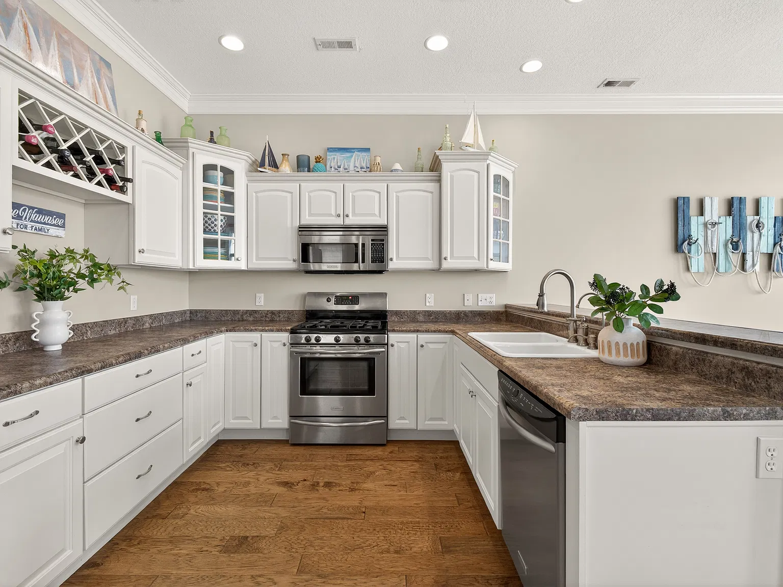 4 bed, 3.5 bath, 2579 sqft, $2,750 — Photo 4
