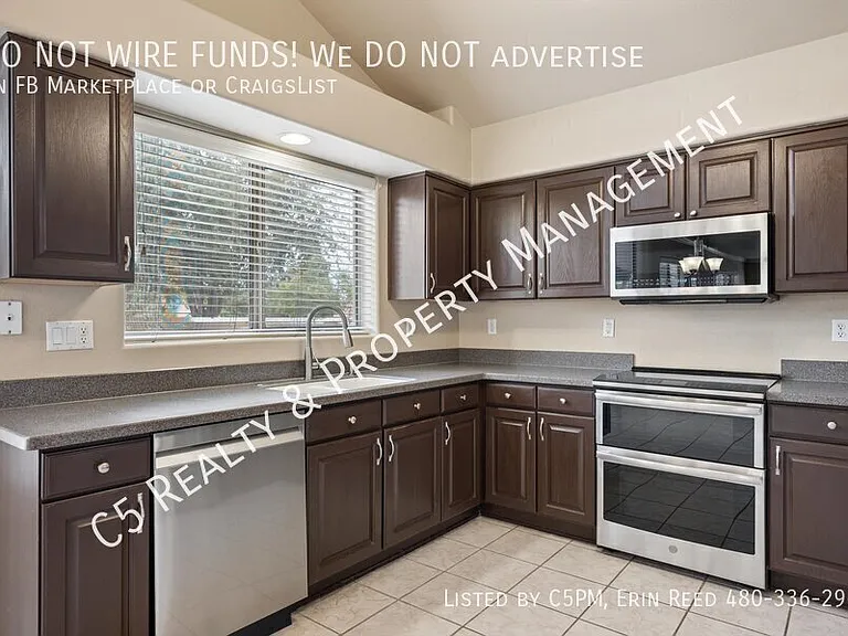 1230 S Harrington St — Photo 14