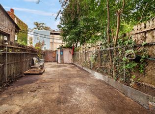 215 N 11th St APT 1, Brooklyn, NY 11211