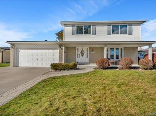 11401 Anna Lisa Dr, Sterling Heights, MI 48312