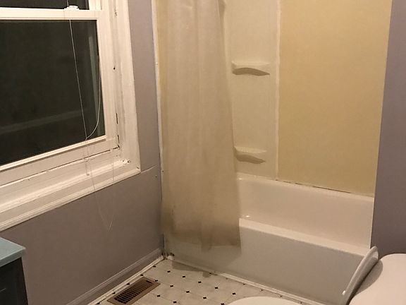 3rd image of 54 N Peach St #House