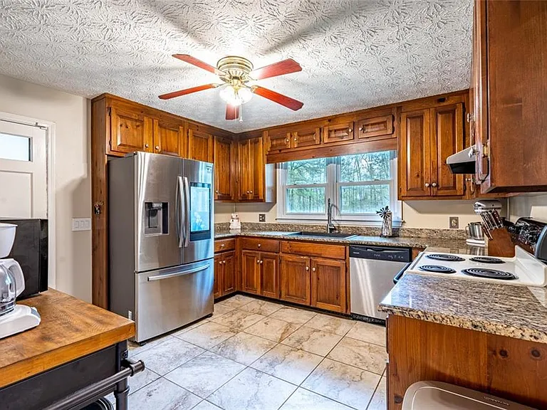 465 Dobbs Rd #B — Photo 11