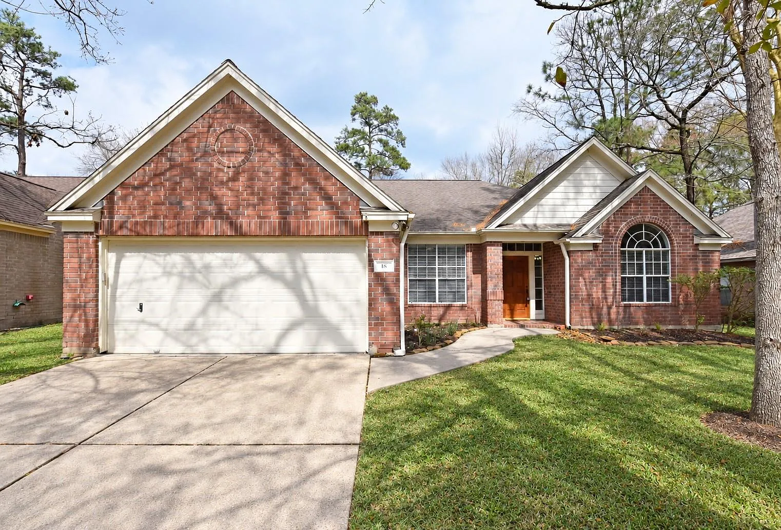 4 bed, 2.0 bath, 2187 sqft, $2,500 — Photo 1