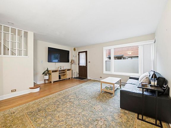 2nd image of 509 1/2 Ridge Rd