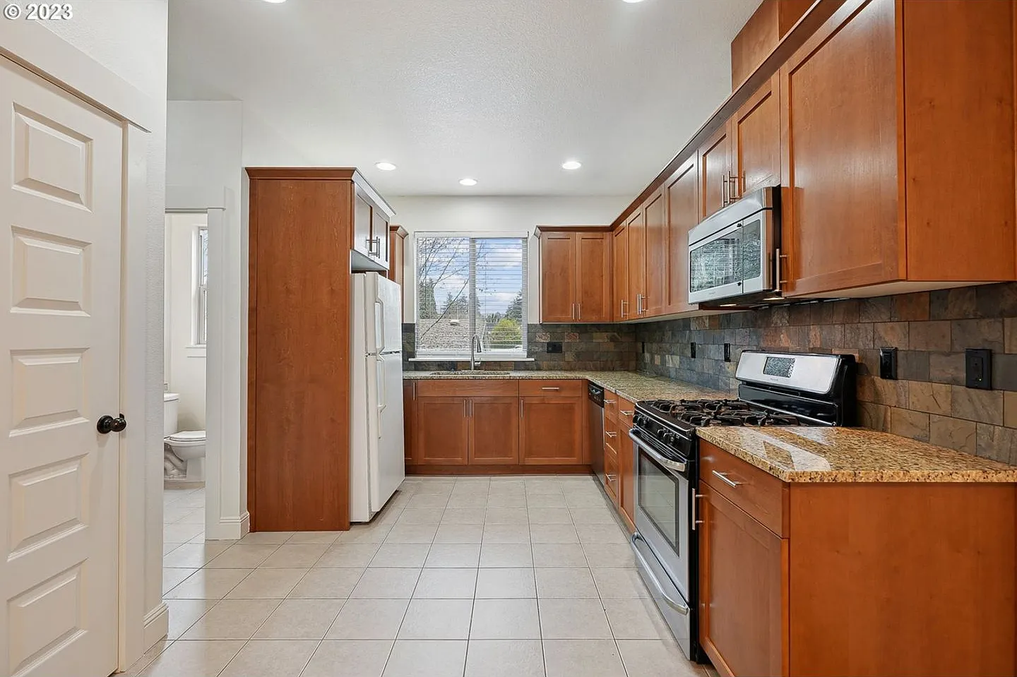 3BR Townhome. — Photo 2