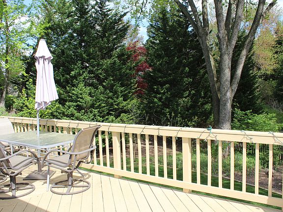 2nd image of 9603 Ashbourn Dr