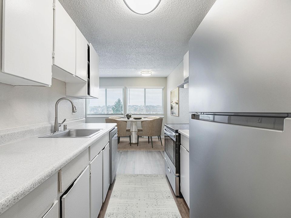 2 Bed 1 Bath - Kitchen