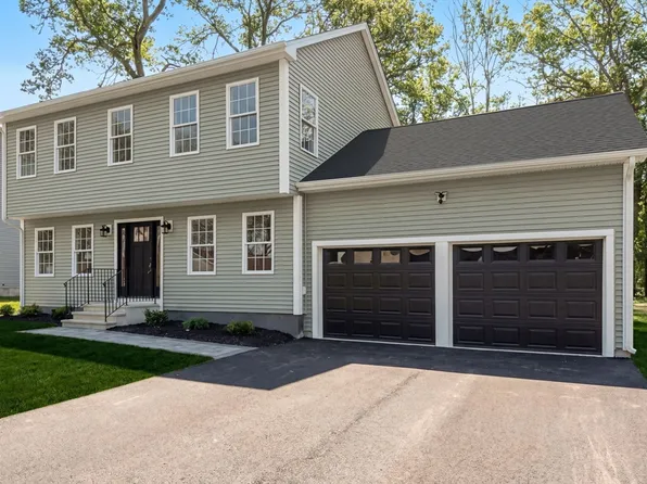38 Colonial Rd, Webster, MA 01570