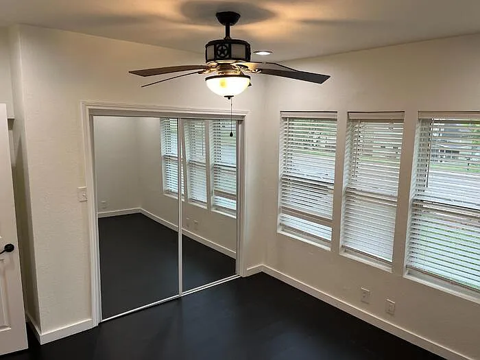 1515 W Woodard St — Photo 18