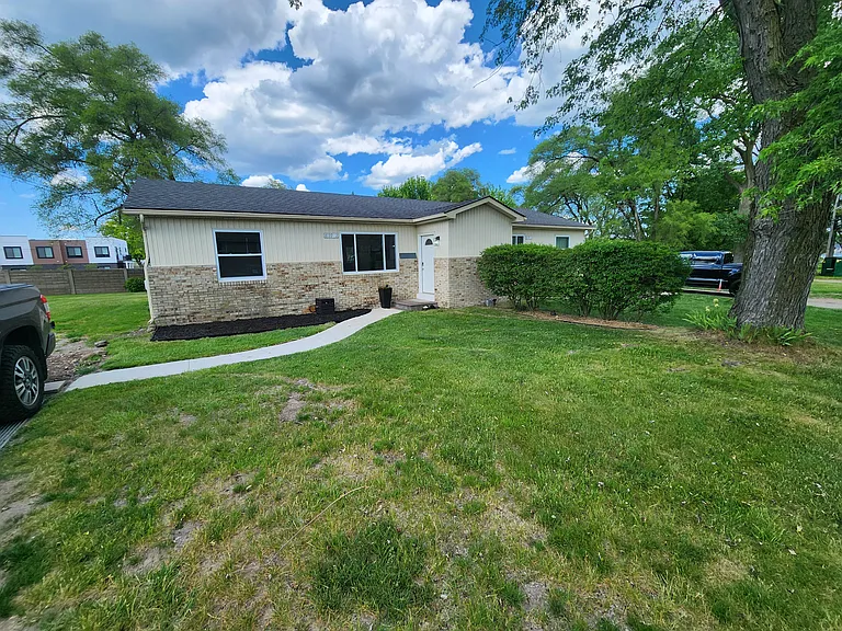 8139 Grand River Rd #2 — Photo 39