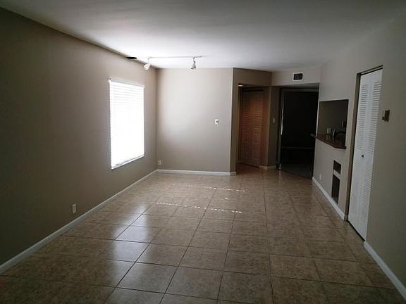 3rd image of 1224 The Pointe Dr