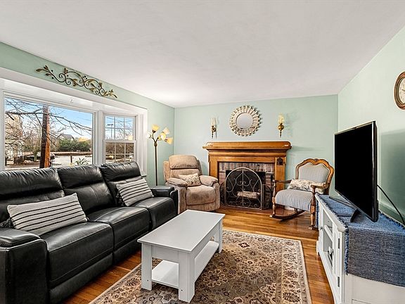 3rd image of 22 Bolton St