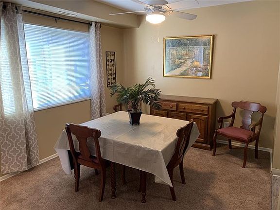 4th image of 129 Baywood Ave #52D