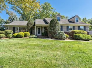 1407 Chapel Hill Rd, Mountainside, NJ 07092