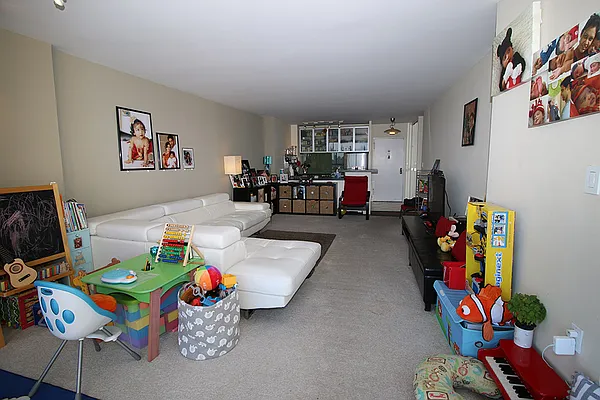 Sold by Hudson View Realty LLC | media 8