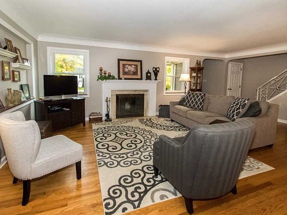 4th image of 7303 Willowbrook Ln