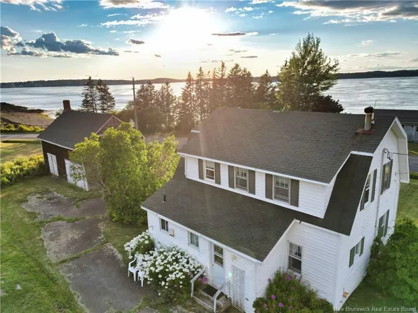 744 North Rd, Campobello Island, NB E5E 1E3