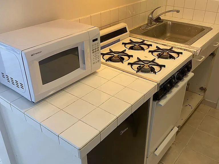 1425 S Bundy Dr #1 — Photo 5