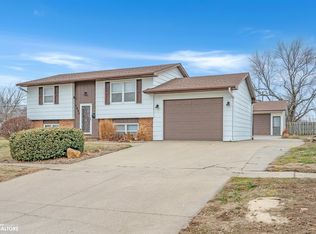 1225 Roland Ave, Chariton, IA 50049