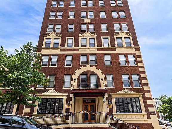2nd image of 1001 Saint Paul St Unit 8B