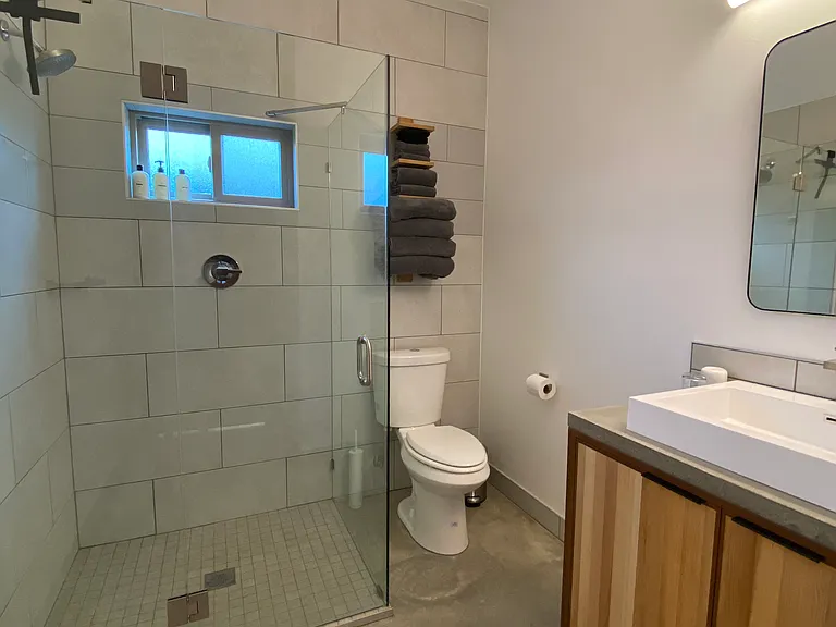 NE Wauna Ave — Photo 15
