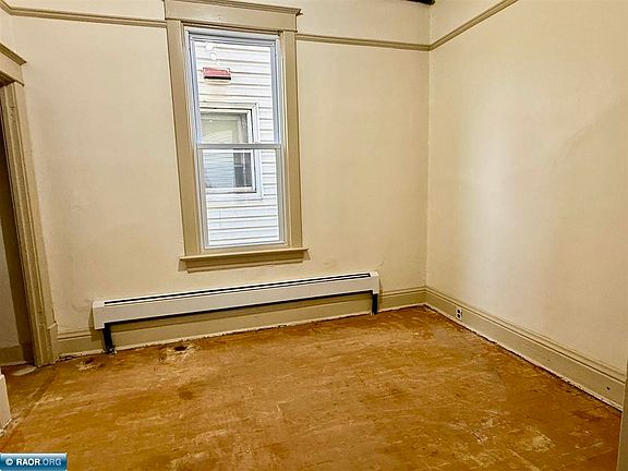 3rd image of 208 5th St S