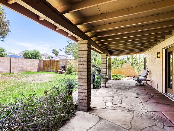 2nd image of 864 E PARADISE Lane