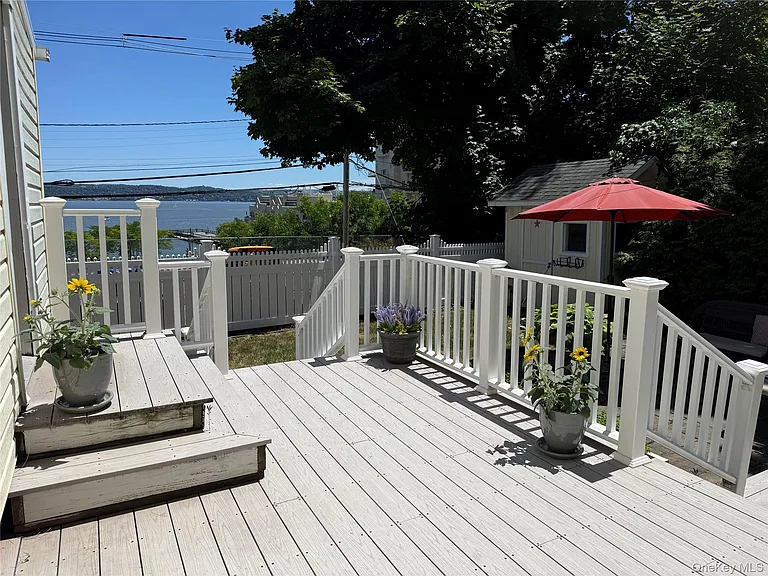 27 Lydecker St — Photo 26