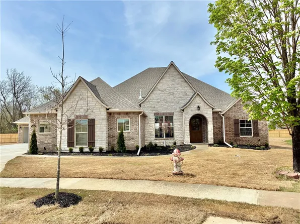 3981 W Owl Creek Pl, Fayetteville, AR 72704