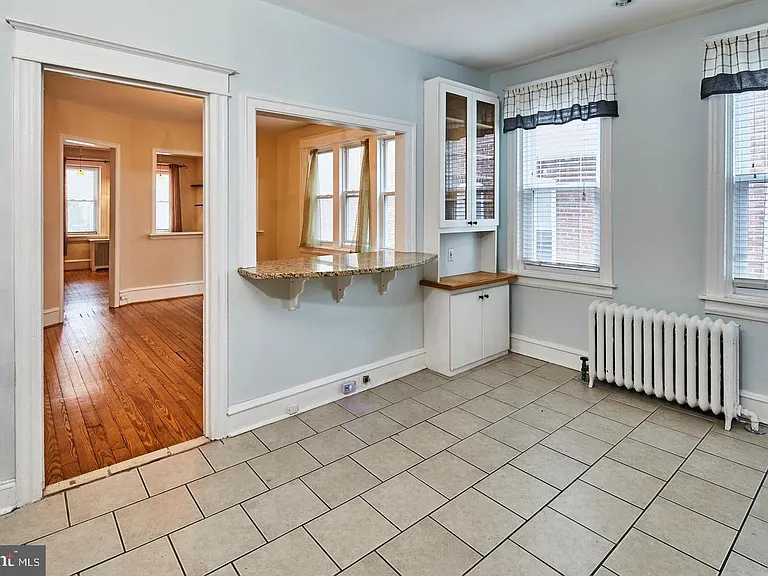 1607 W 9th St — Photo 11